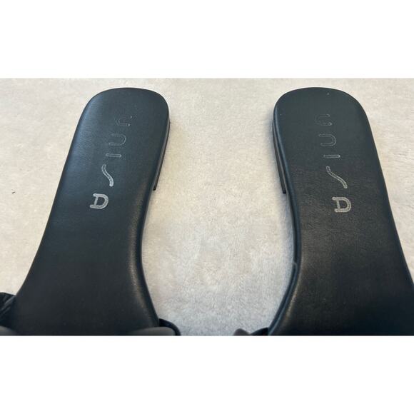 Unisa Synthia Ankle Strap Womens Black Flat Dress Sandals Flip Flops Size 8.5M - Picture 3 of 8